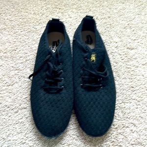 New never used Men's Taygra Dance Sneakers Sz 12.5